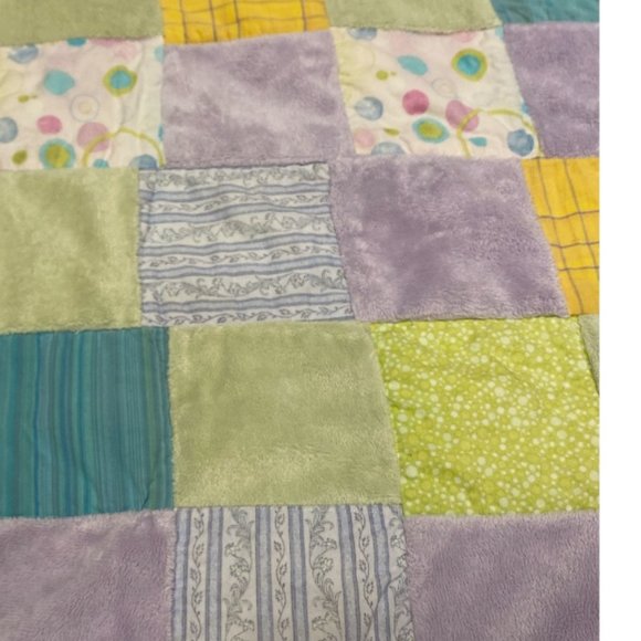QUILT Small Handmade Quilt Reversible 37 1/2" x 26 1/2" FLeece on Back - Picture 1 of 4